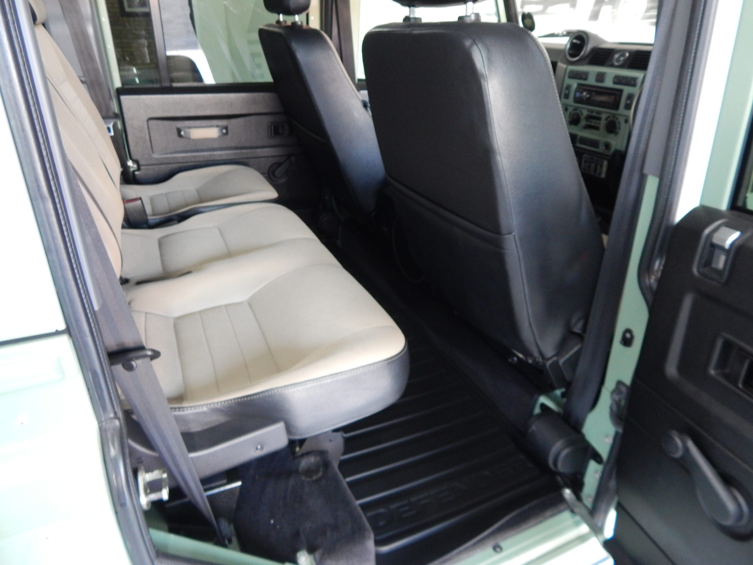 2015 LAND ROVER DEFENDER 110 2.2 PUMA HERITAGE EDITION