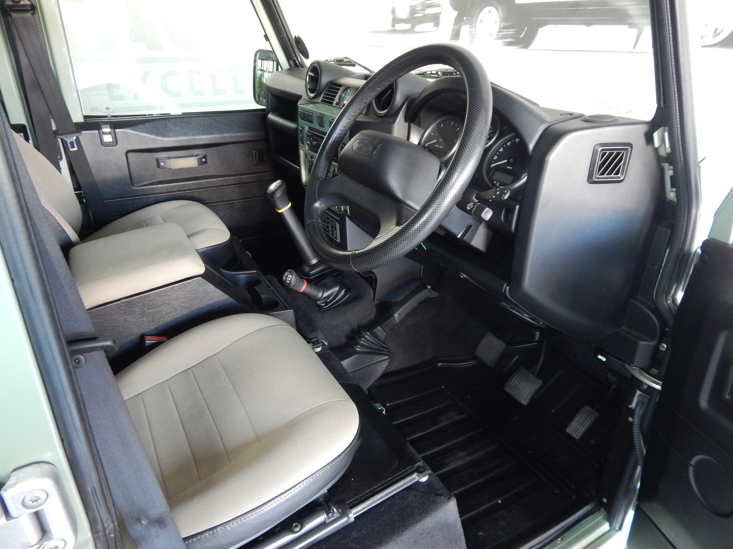 2015 LAND ROVER DEFENDER 110 2.2 PUMA HERITAGE EDITION
