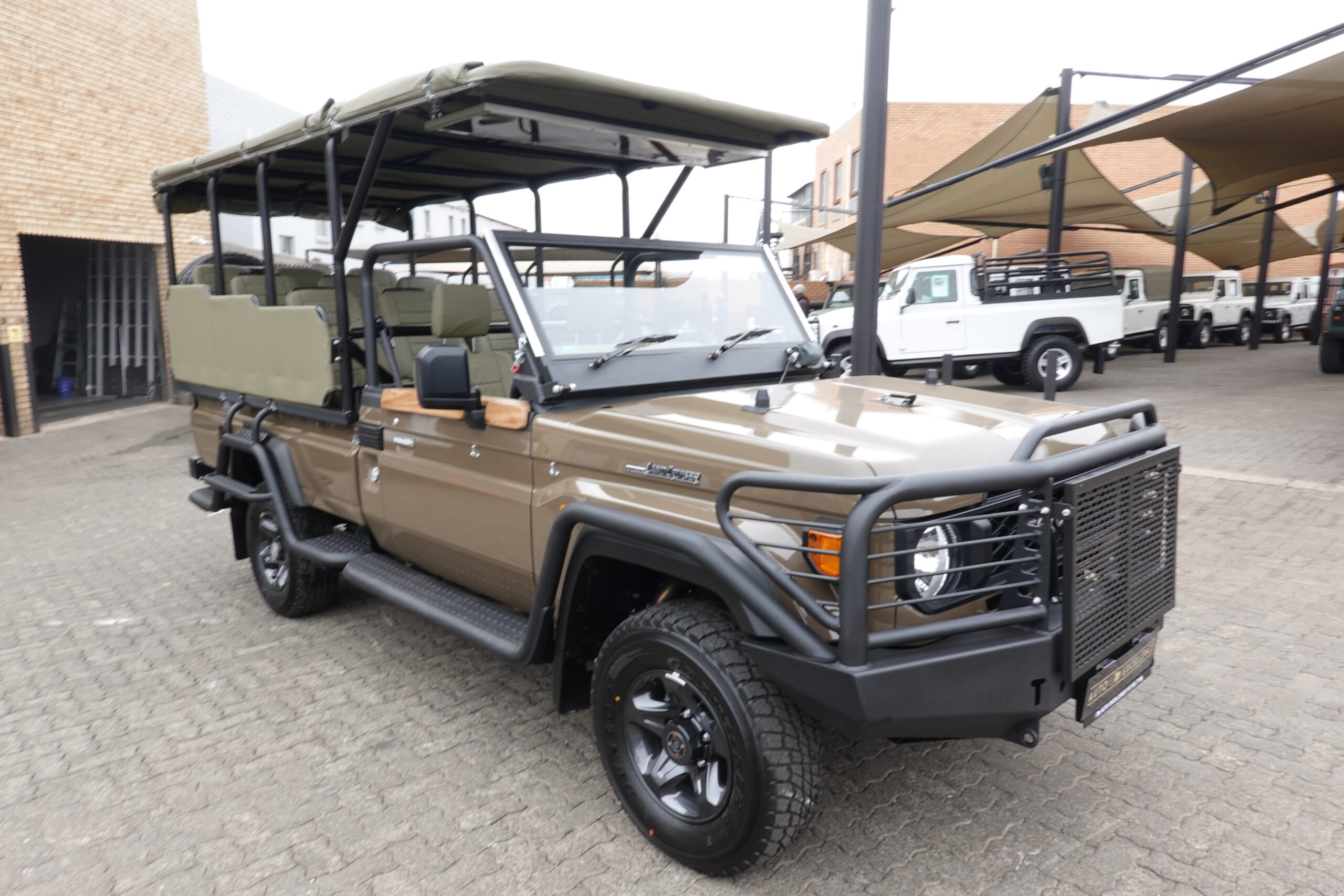 2025 TOYOTA LAND CRUISER GAME VIEWER M/T