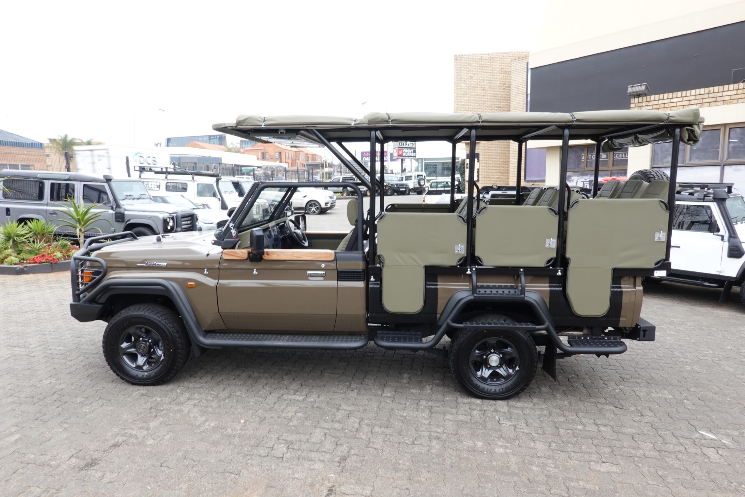 2025 TOYOTA LAND CRUISER GAME VIEWER M/T