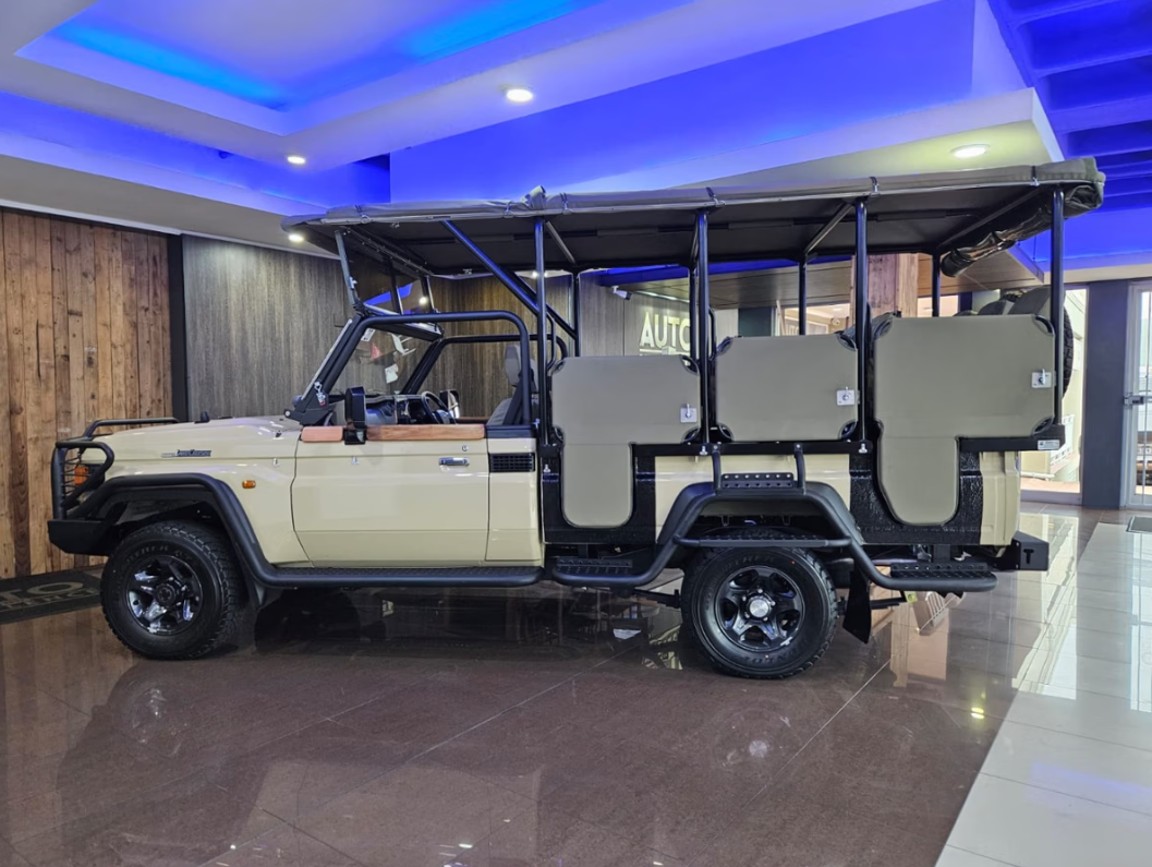 2025 TOYOTA LAND CRUISER 79 GAME VIEWER M/T