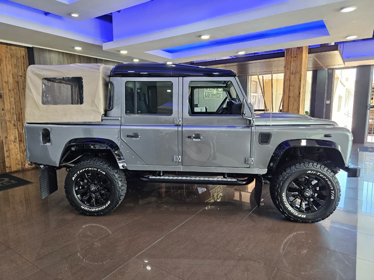 2008 LAND ROVER DEFENDER 110 M/T