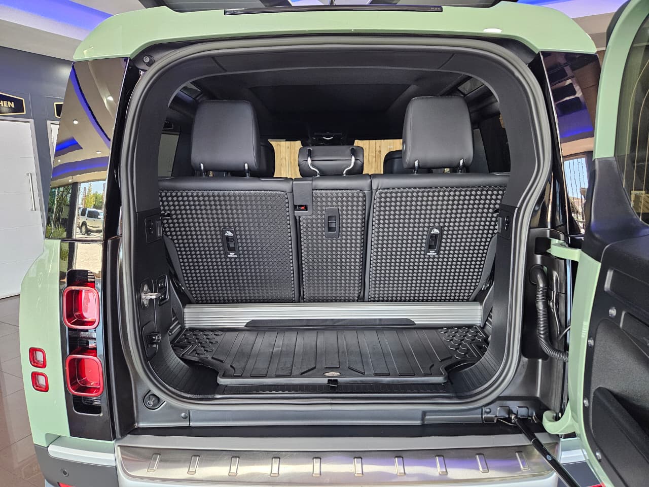 2023 LAND ROVER DEFENDER 90 A/T