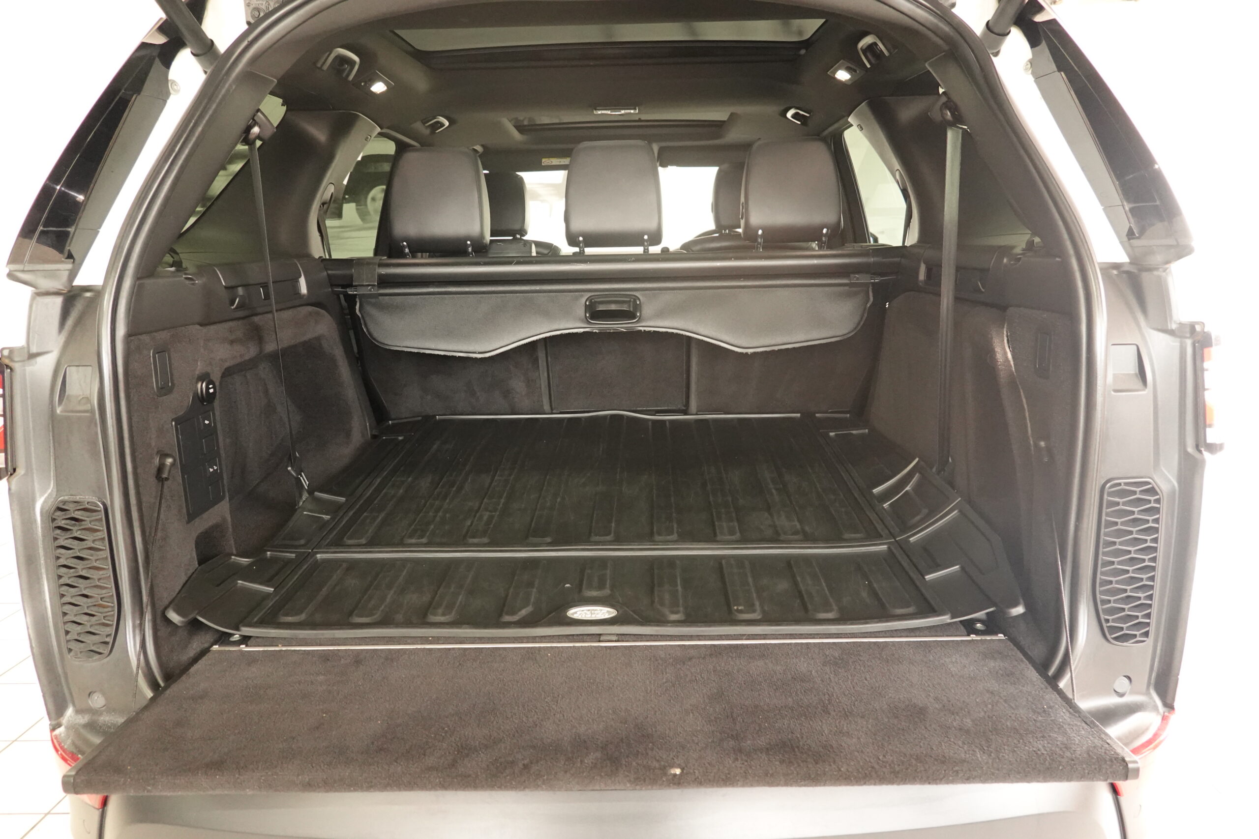2018 Land Rover Discovery TD6 HSE Luxury