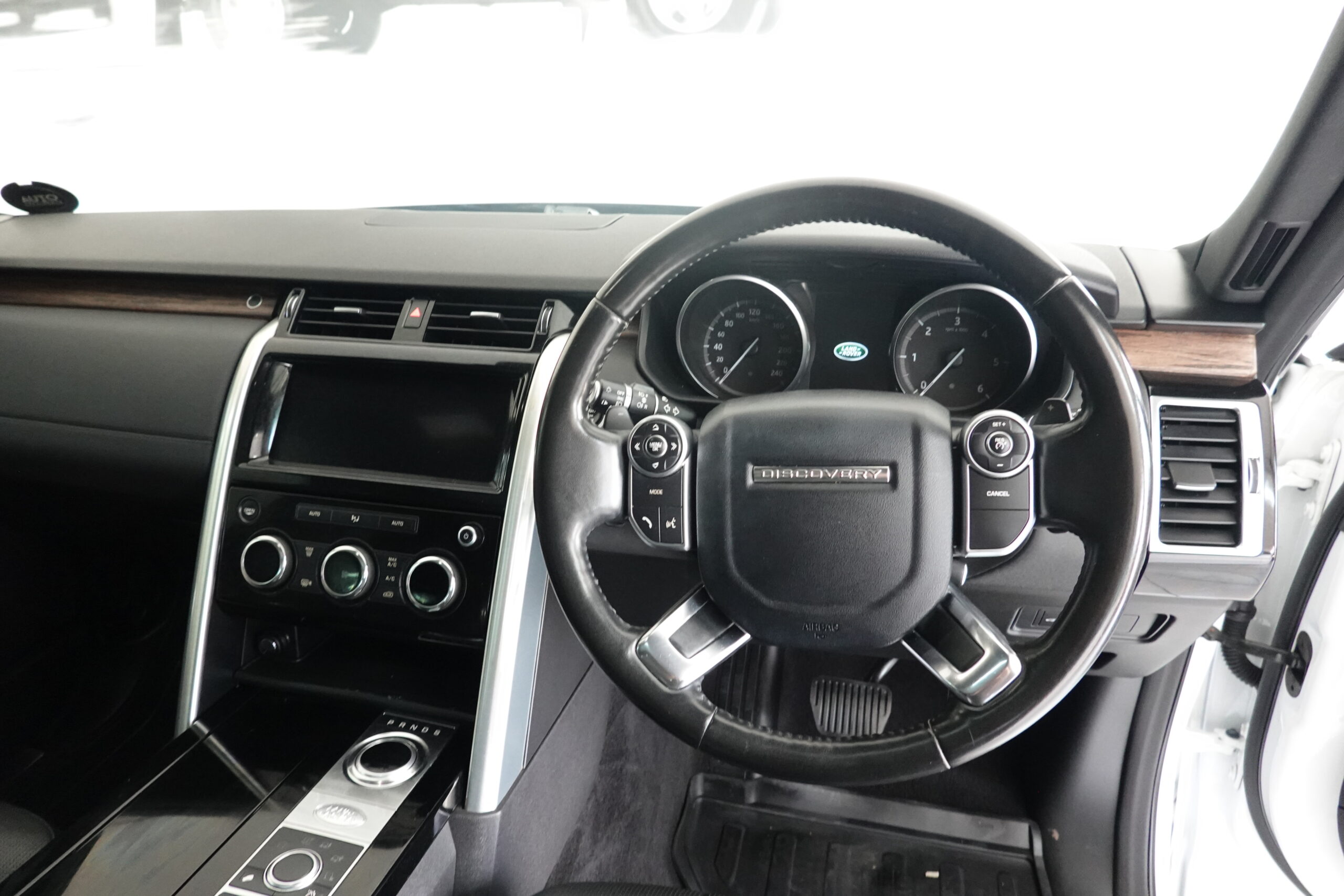 2018 Land Rover Discovery TD6 HSE Luxury