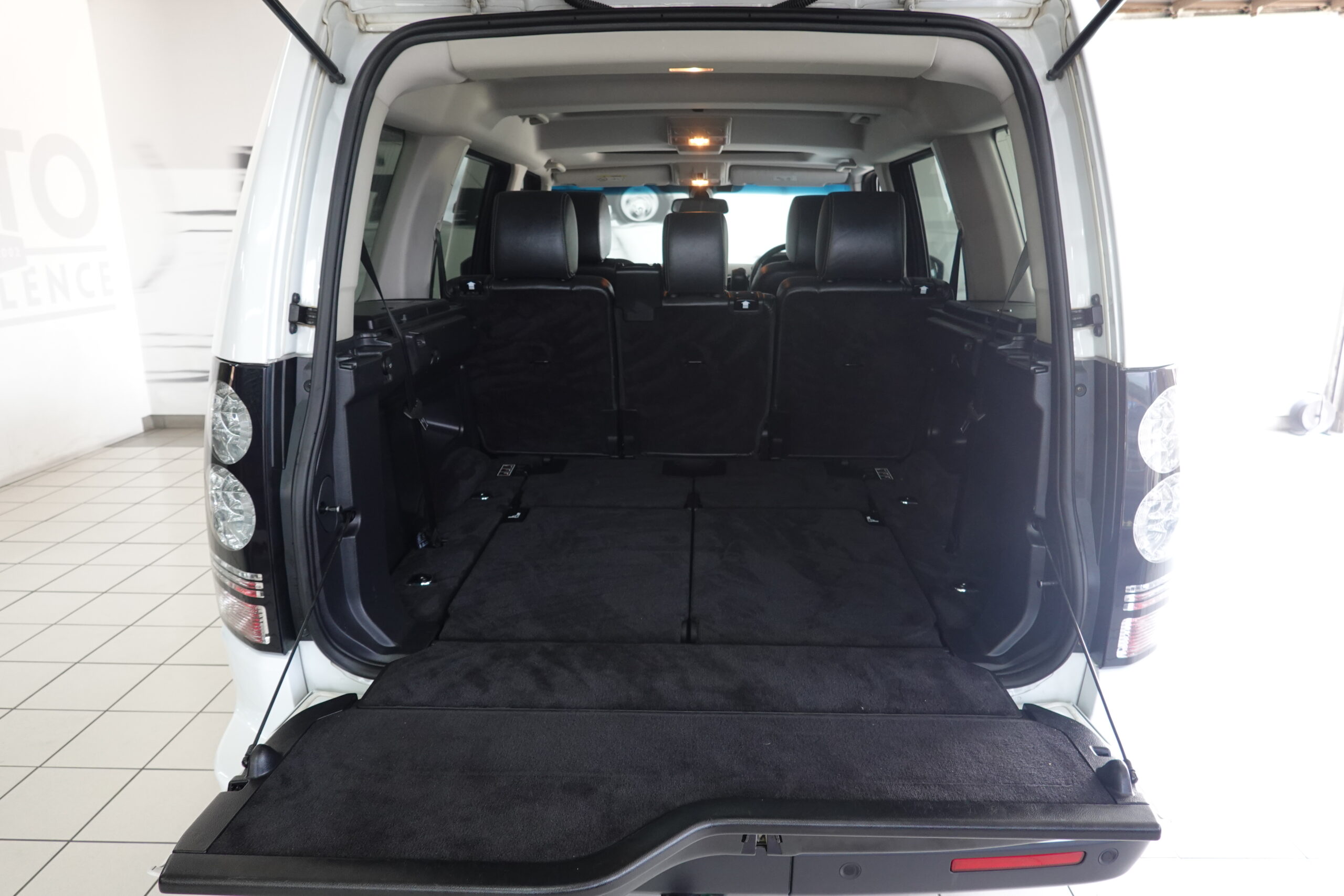 2015 Land Rover Discovery 4 3.0 SD V6 XXV Limited Edition