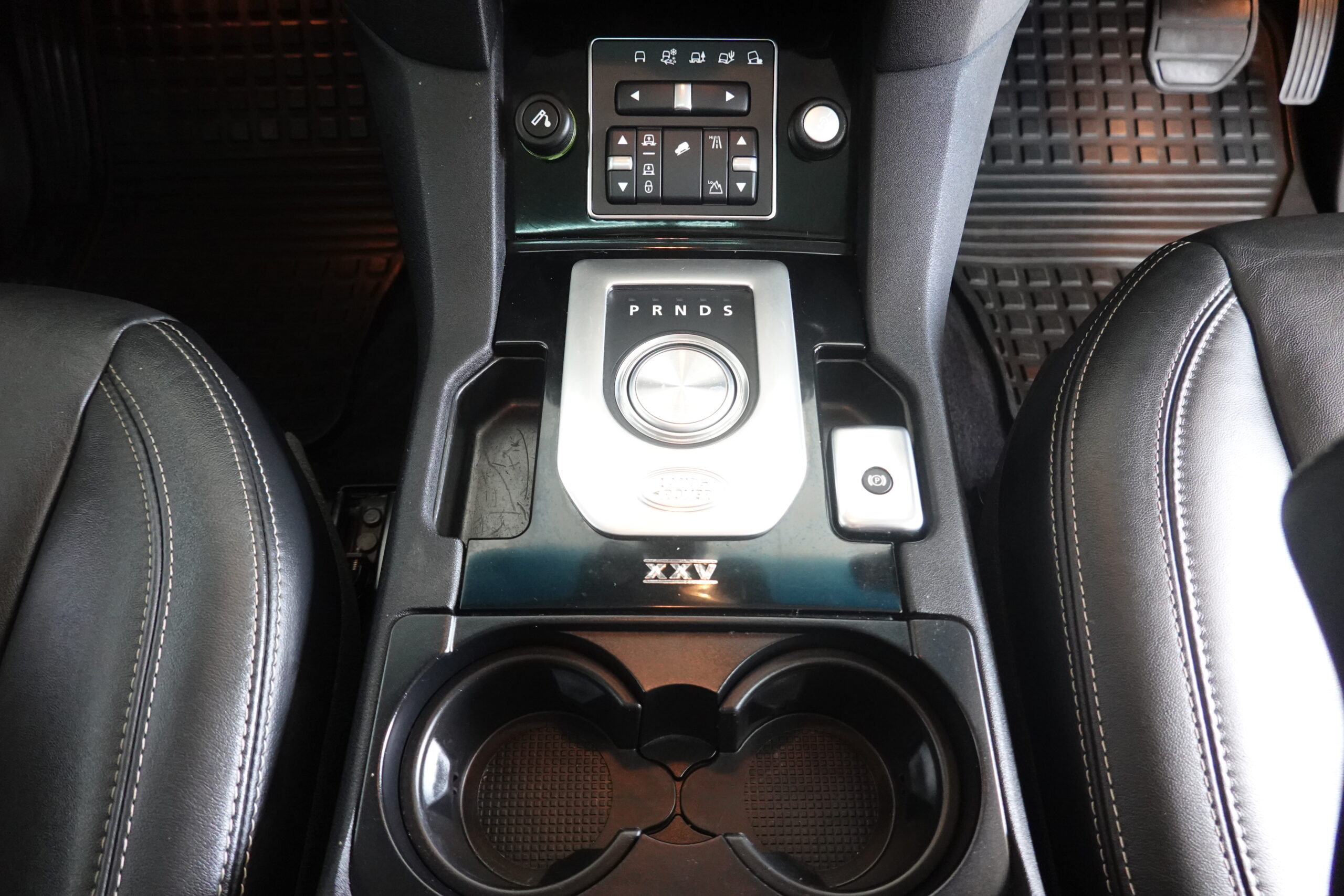 2015 Land Rover Discovery 4 3.0 SD V6 XXV Limited Edition
