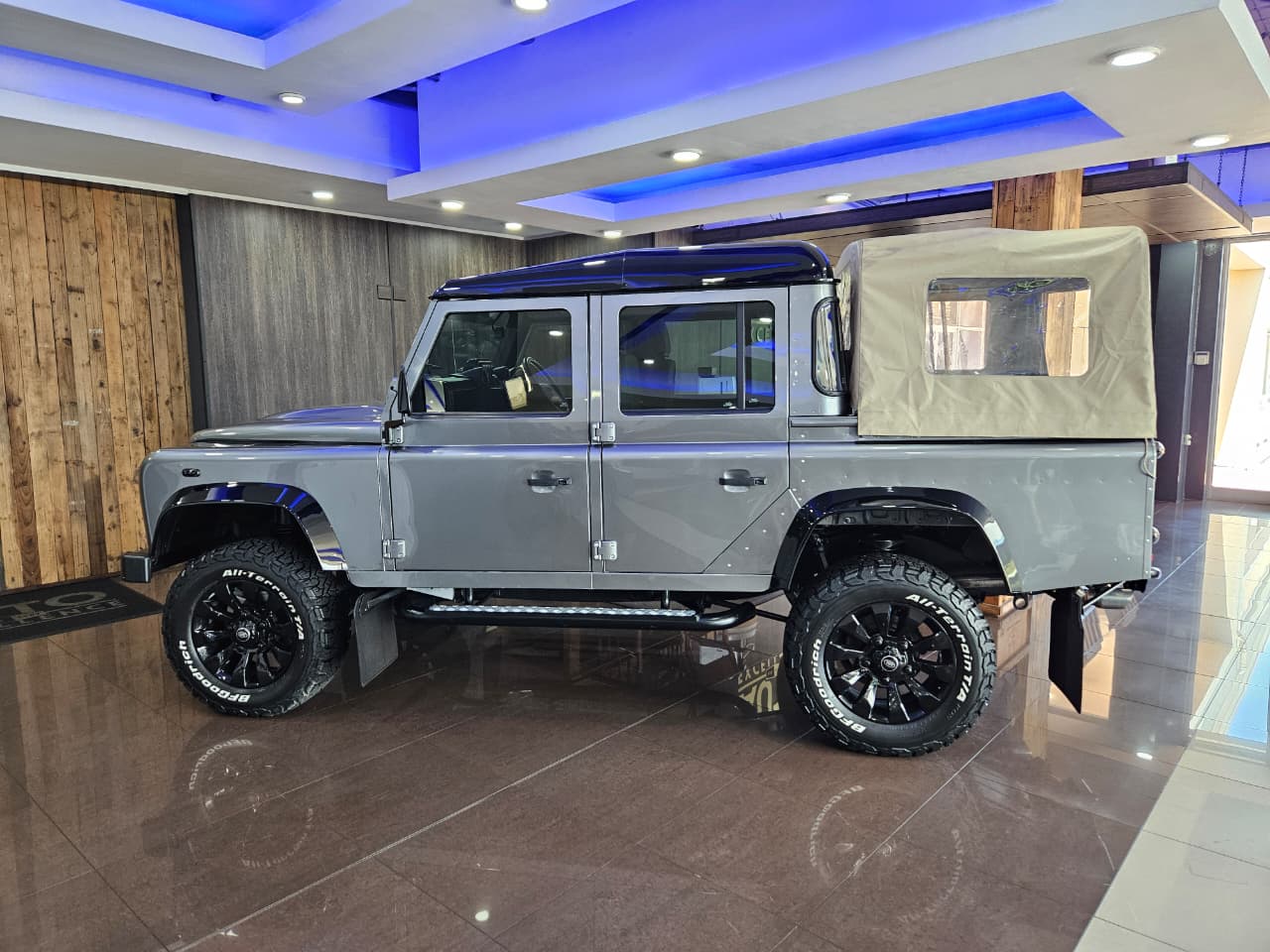 2008 LAND ROVER DEFENDER 110 M/T