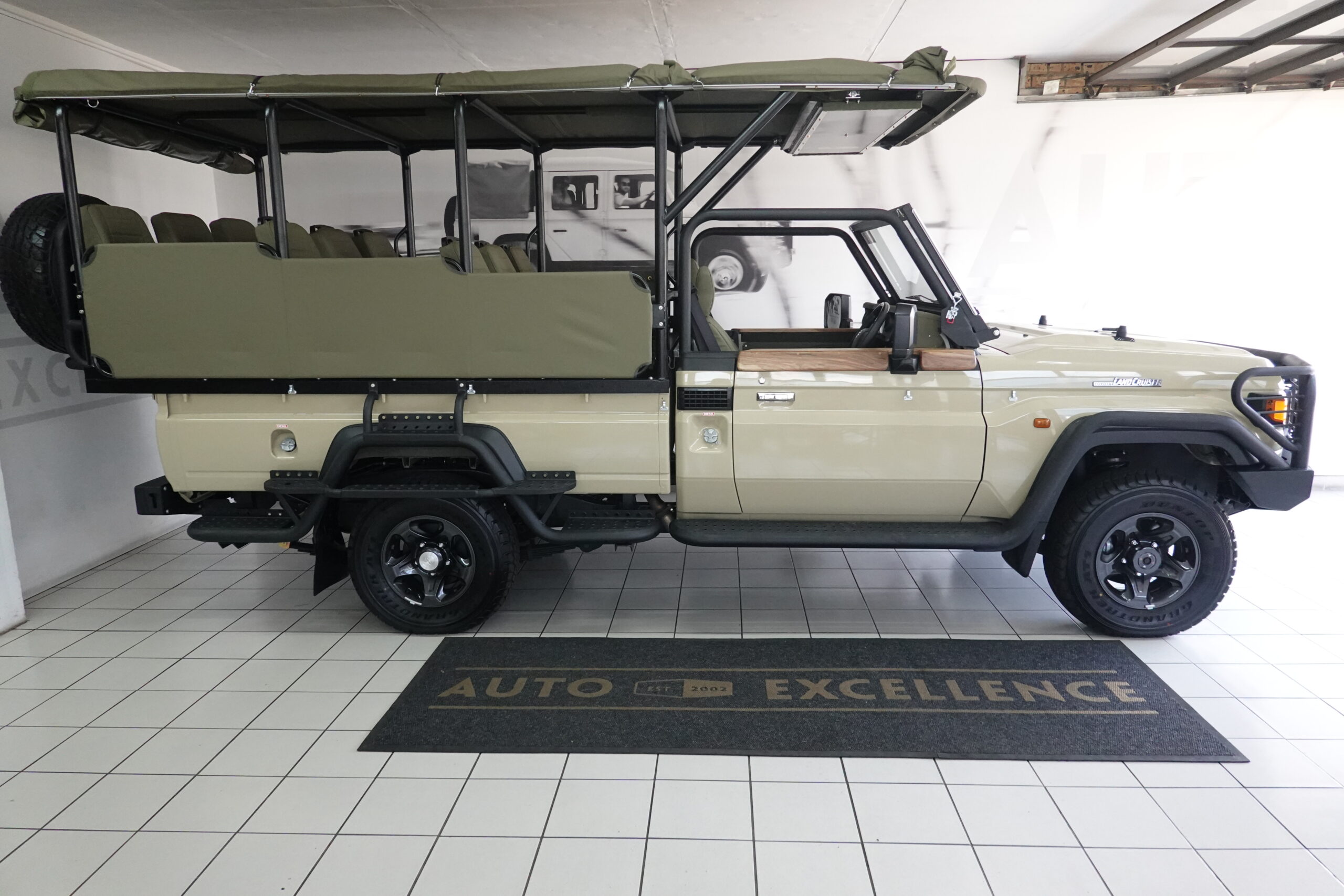 2026 Toyota Land Cruiser 79 2.8 Auto Game Viewer