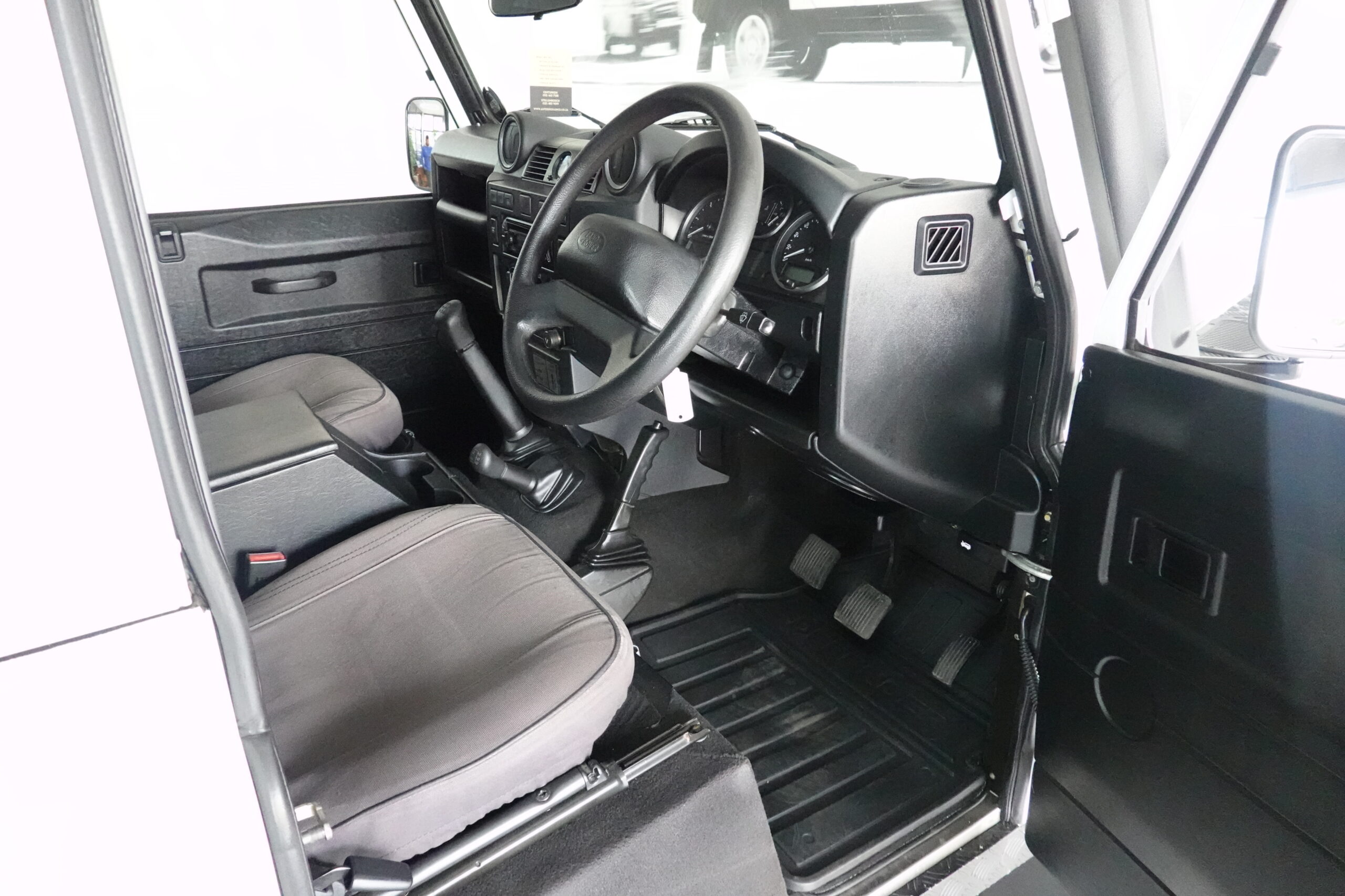 2014 Land Rover Defender 90 2.2D Puma