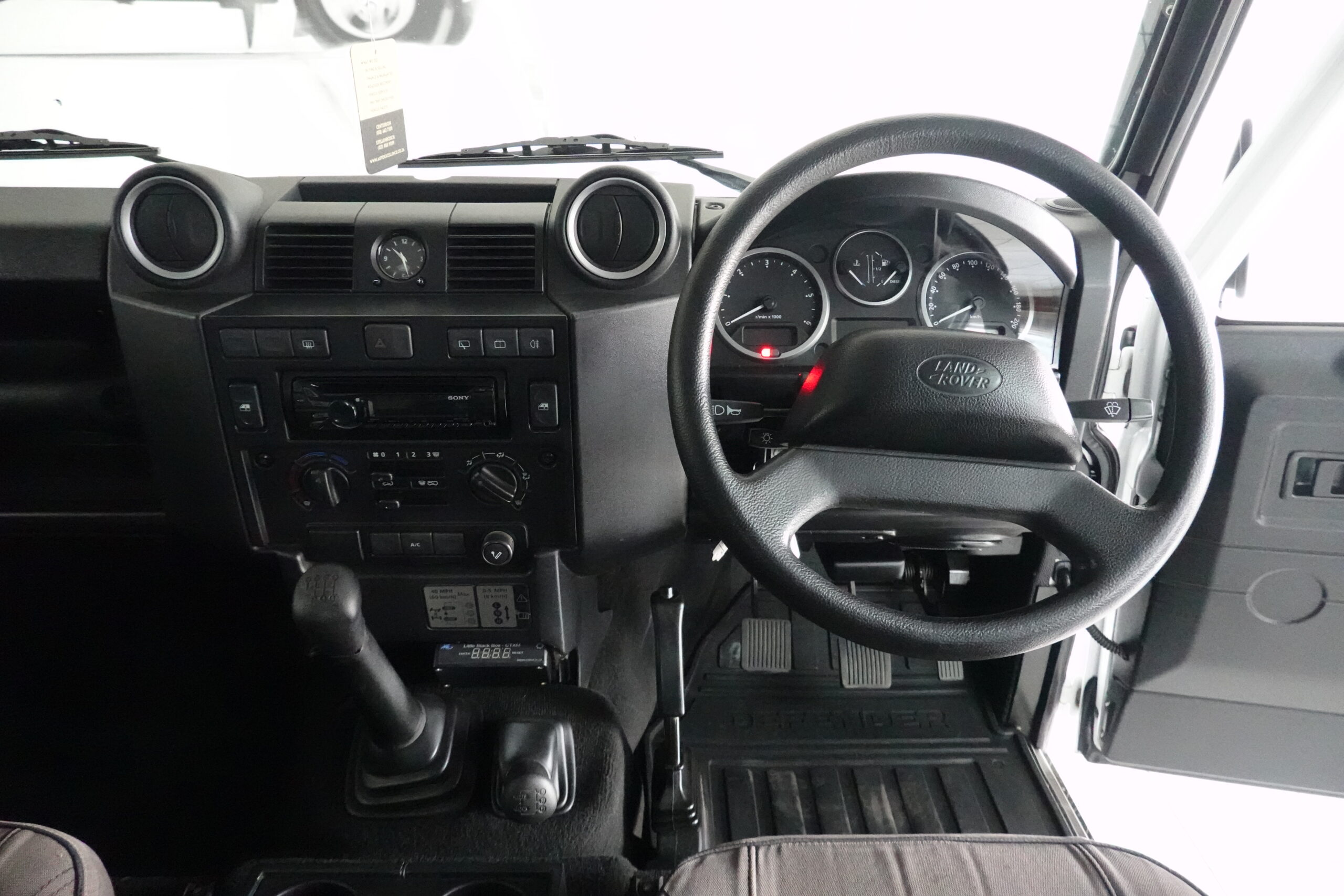 2014 Land Rover Defender 90 2.2D Puma
