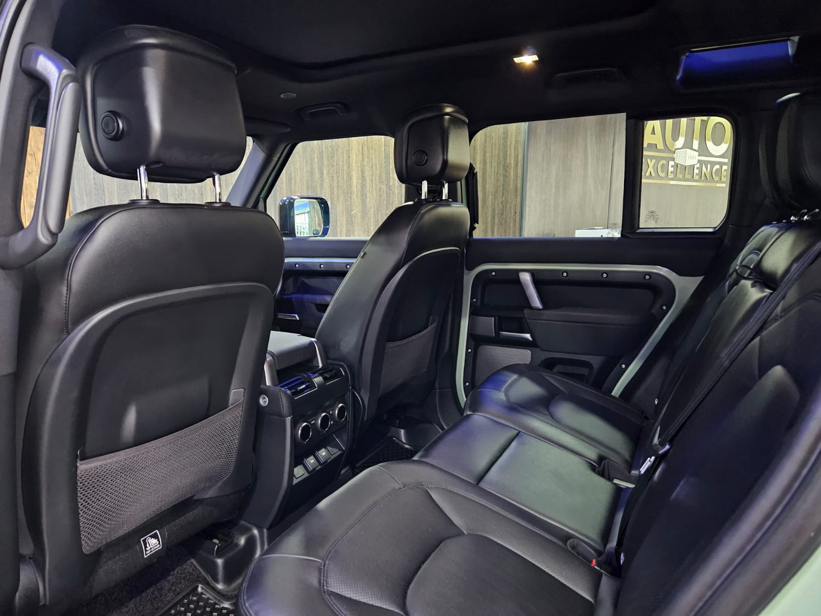 Land Rover Defender 110 75TH Edition D300