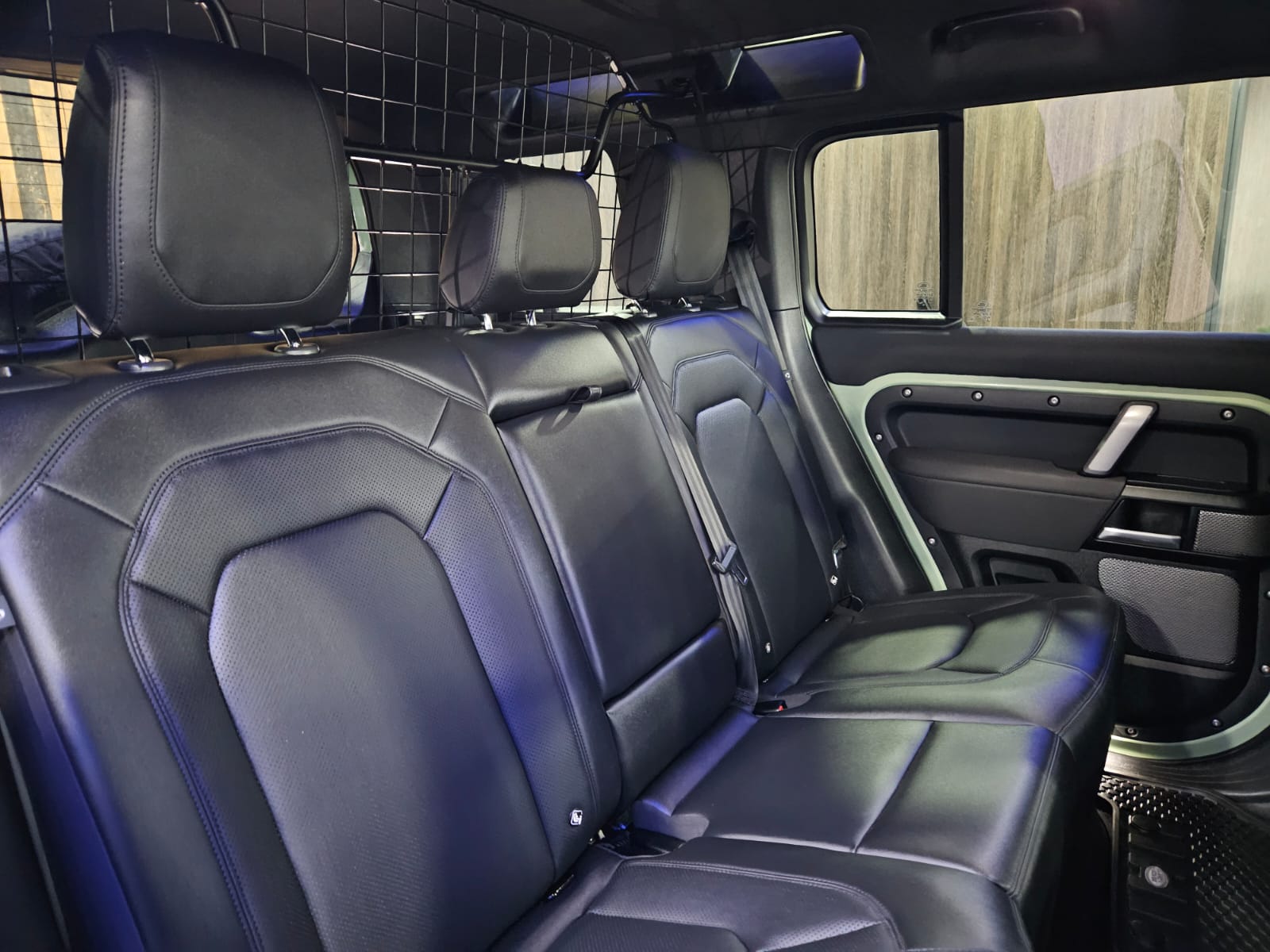 Land Rover Defender 110 75TH Edition D300