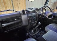 Land Rover Defender 130 2.2D Crew Cab
