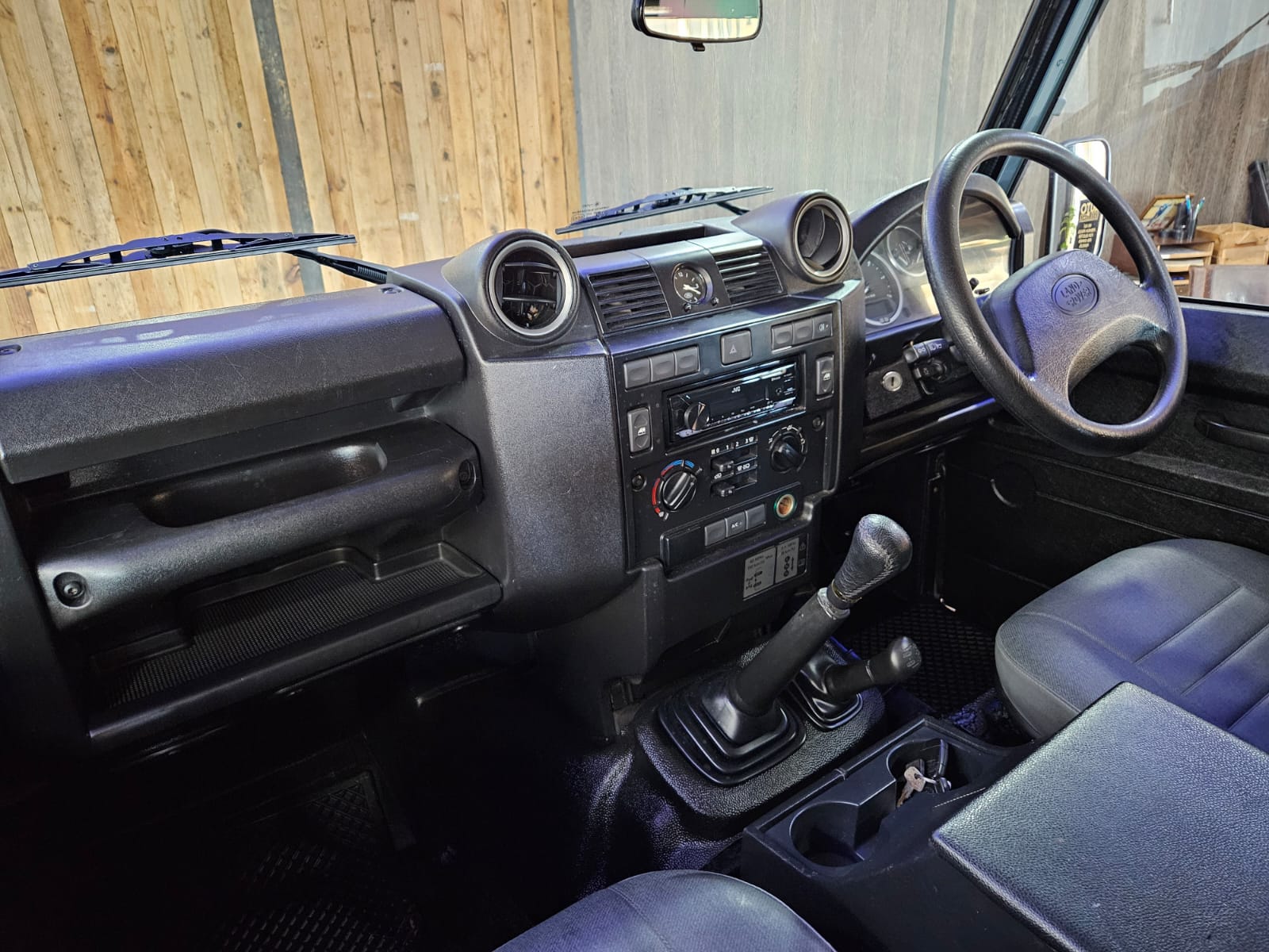 Land Rover Defender 130 2.2D Crew Cab