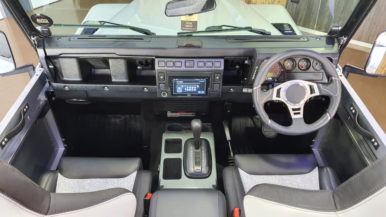 Land Rover Defender TD5 90 A/T