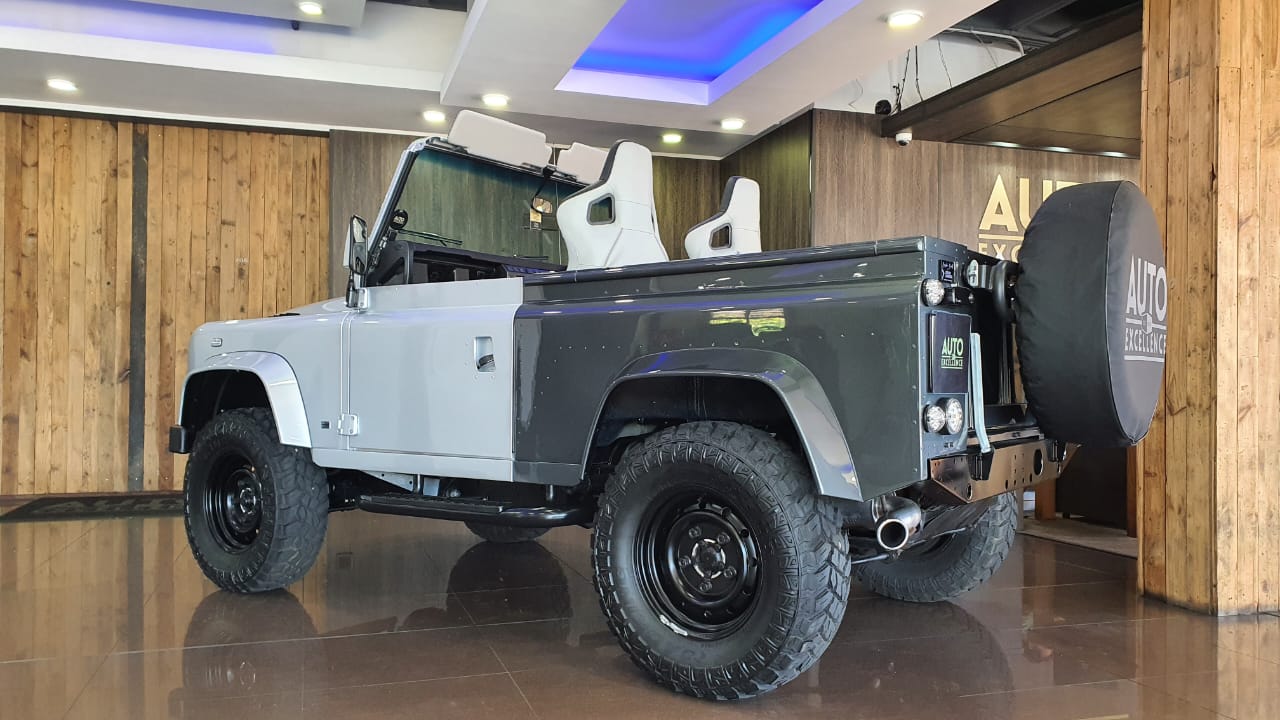 Land Rover Defender TD5 90 A/T
