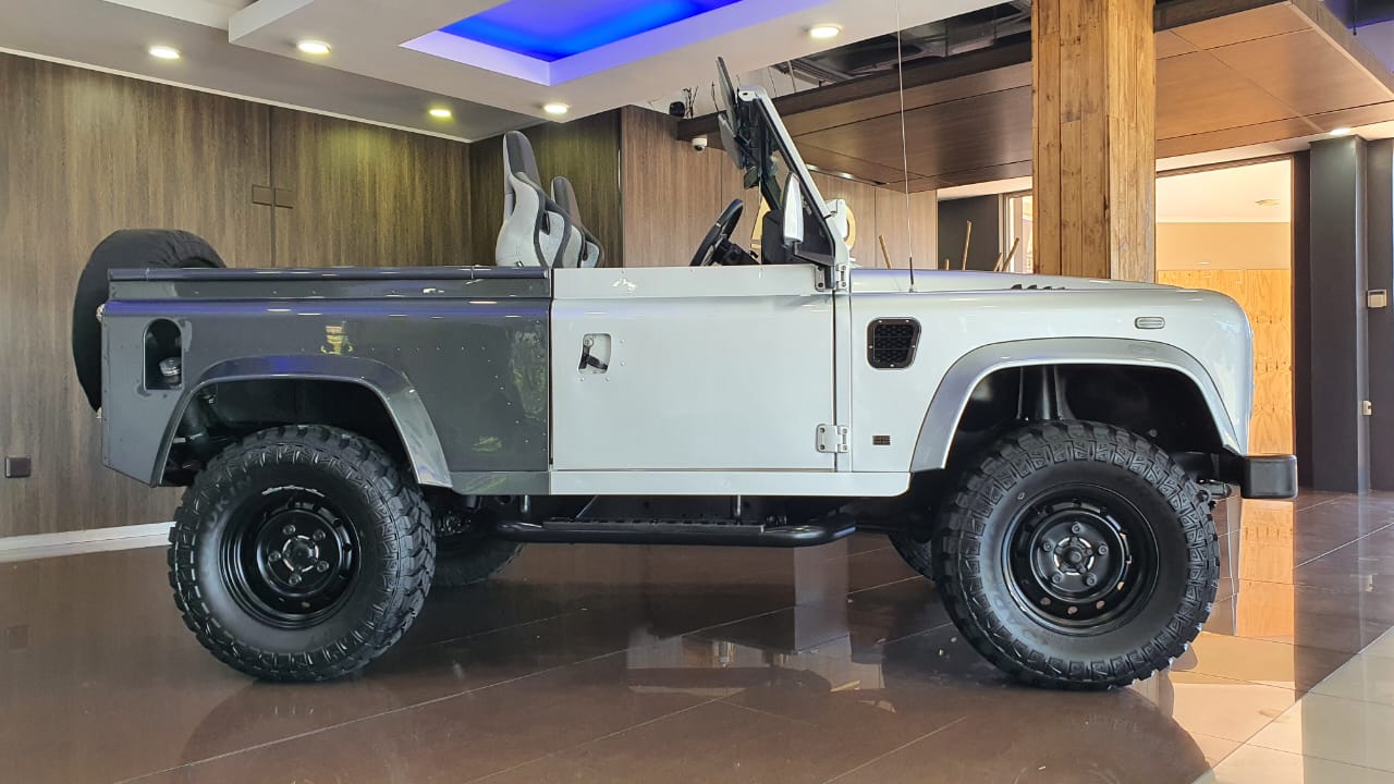 Land Rover Defender TD5 90 A/T