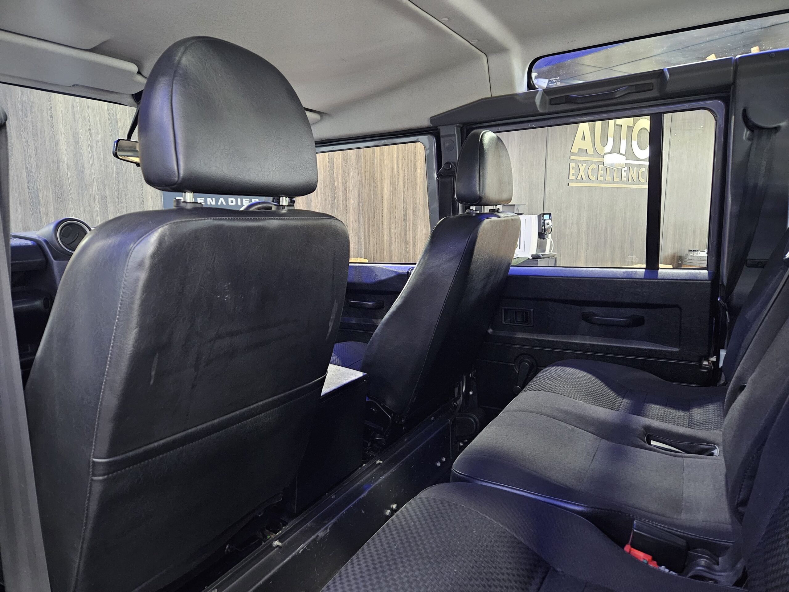 Land Rover Defender 110 2.4TD