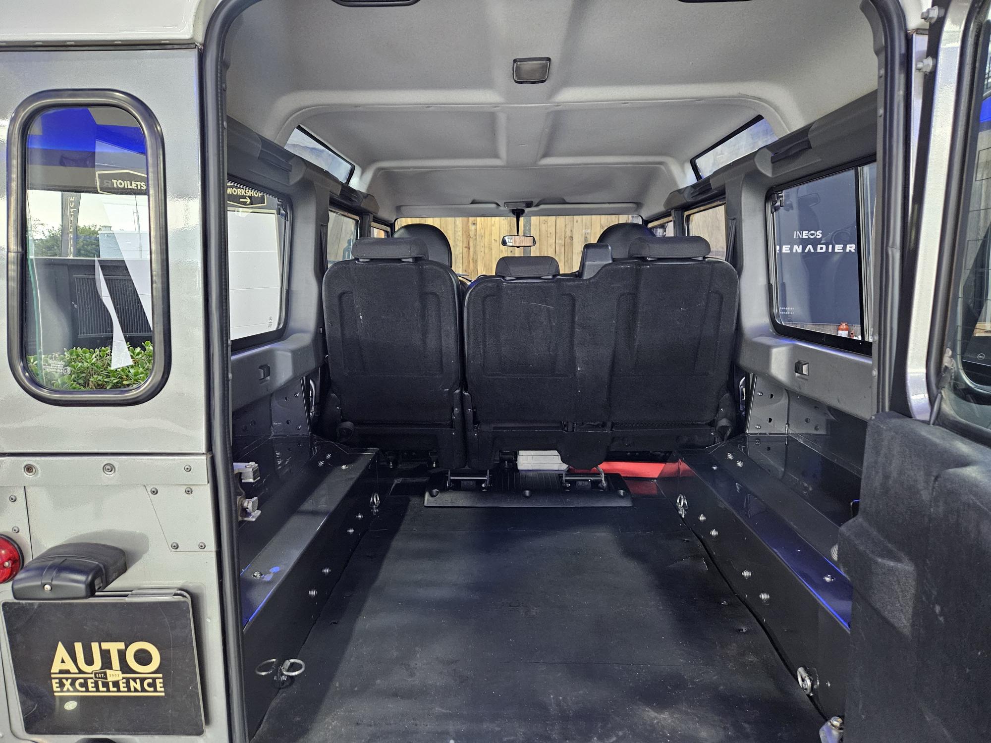Land Rover Defender 110 2.4TD