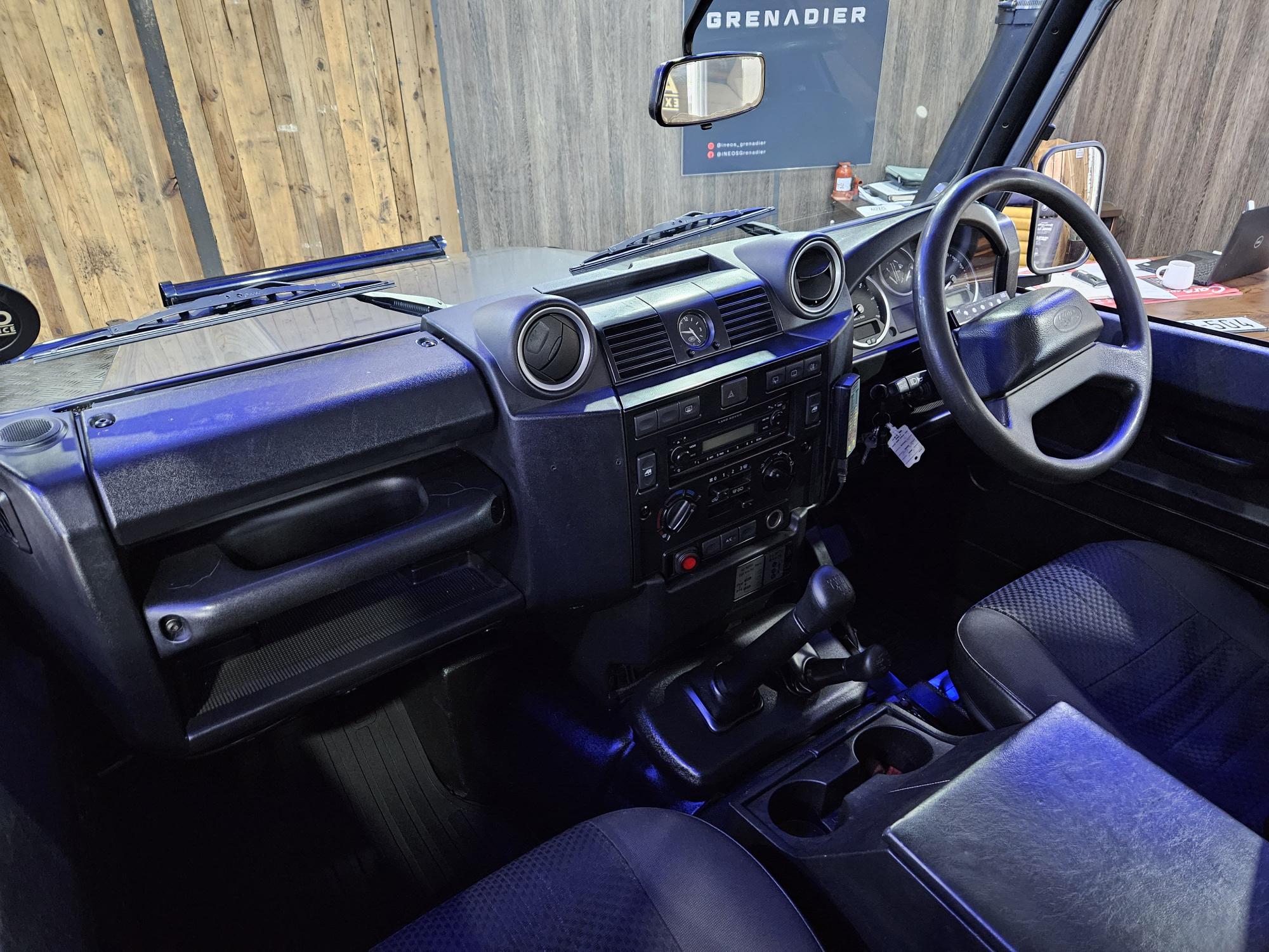 Land Rover Defender 110 2.4TD