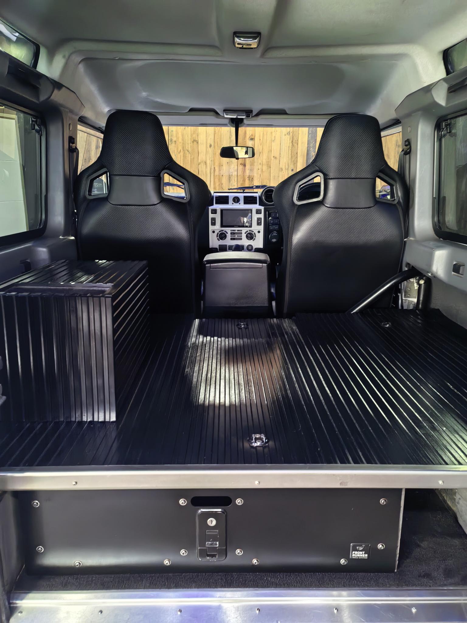 Land Rover Defender 90 2.2