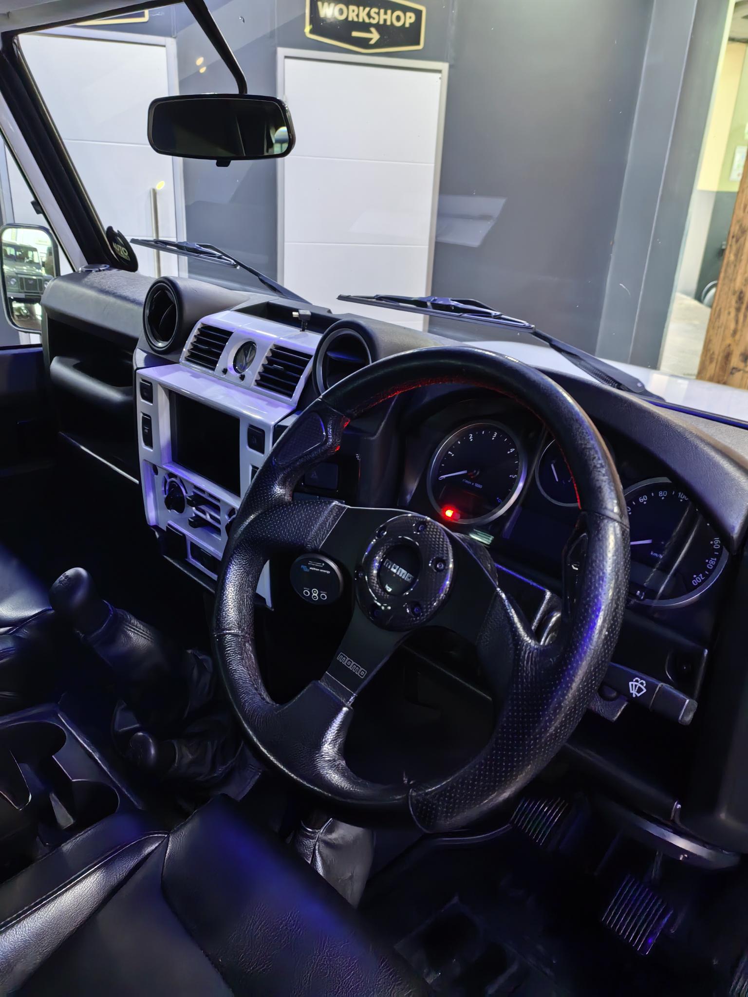 Land Rover Defender 90 2.2