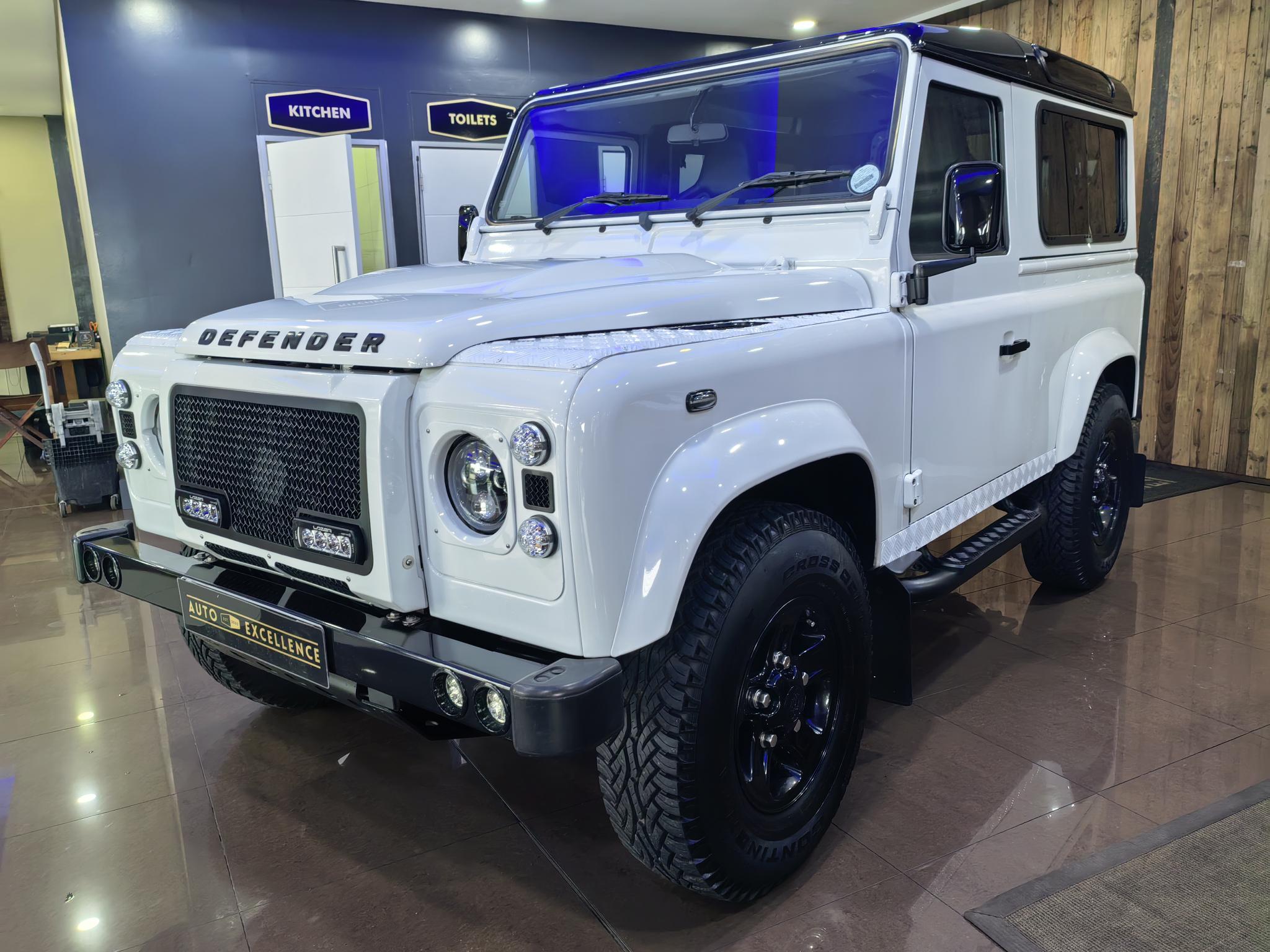 Land Rover Defender 90 2.2