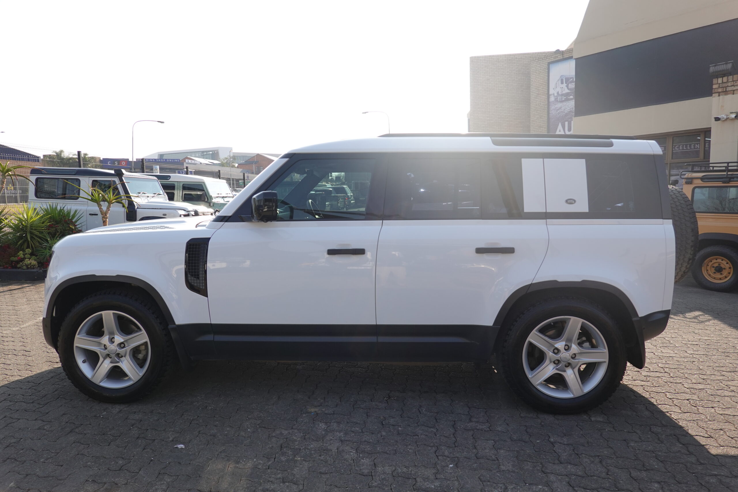 2021 Land Rover Defender 110 D240 S