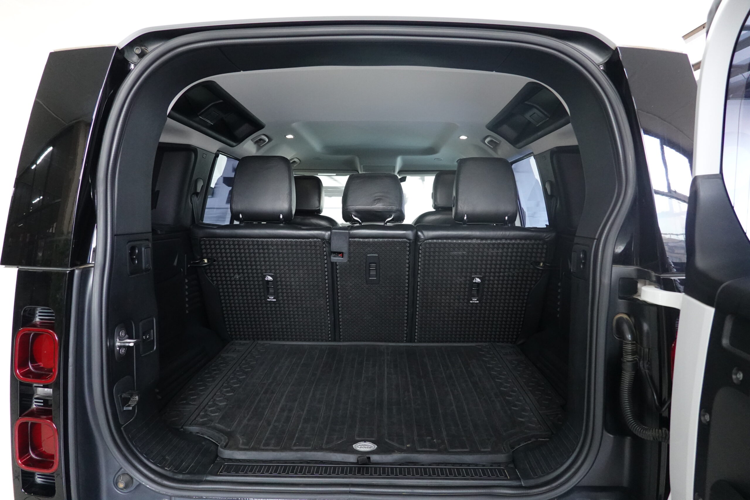 2021 Land Rover Defender 110 D240 S