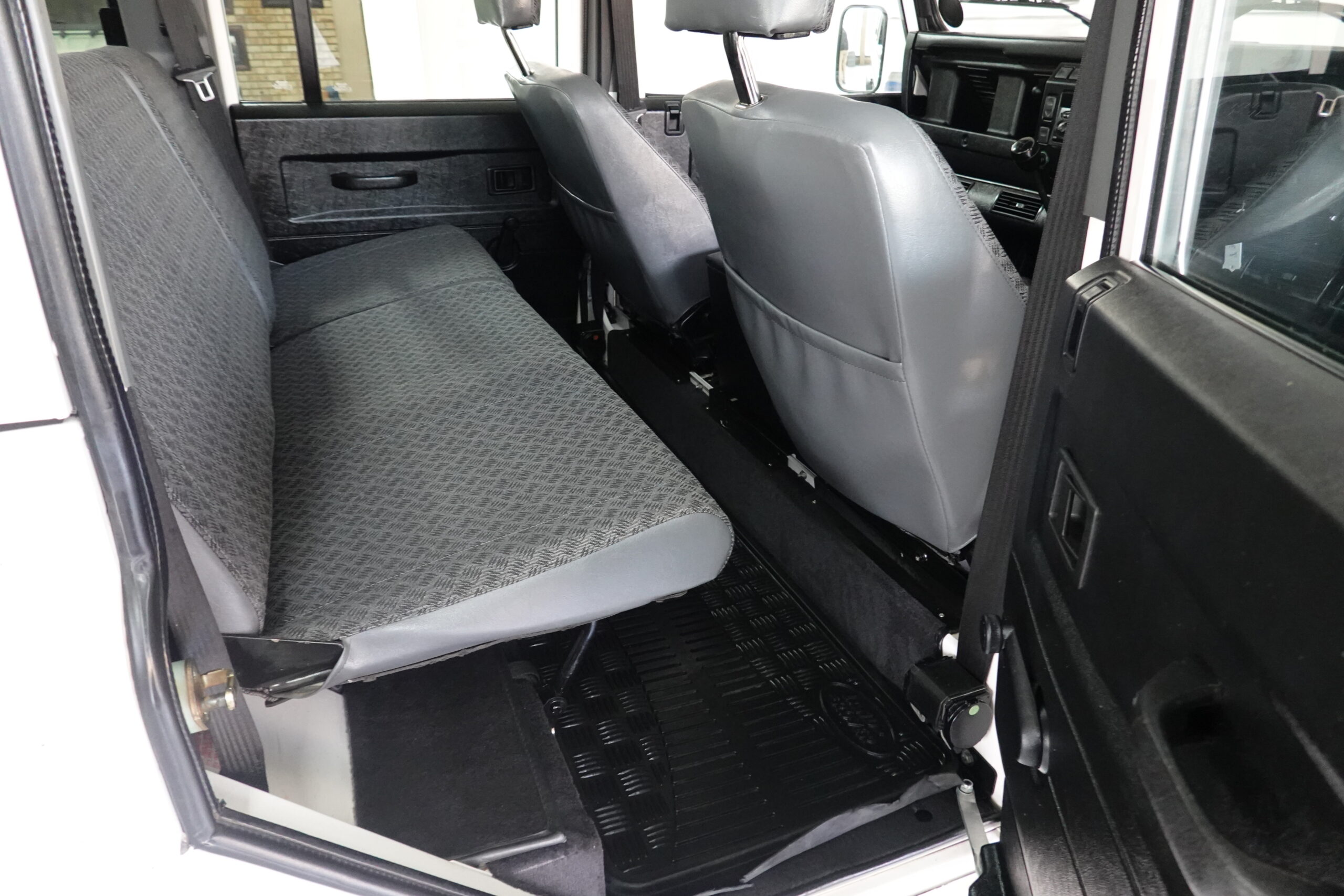 2005 Land Rover Defender 110 2.5 TD5 CSW