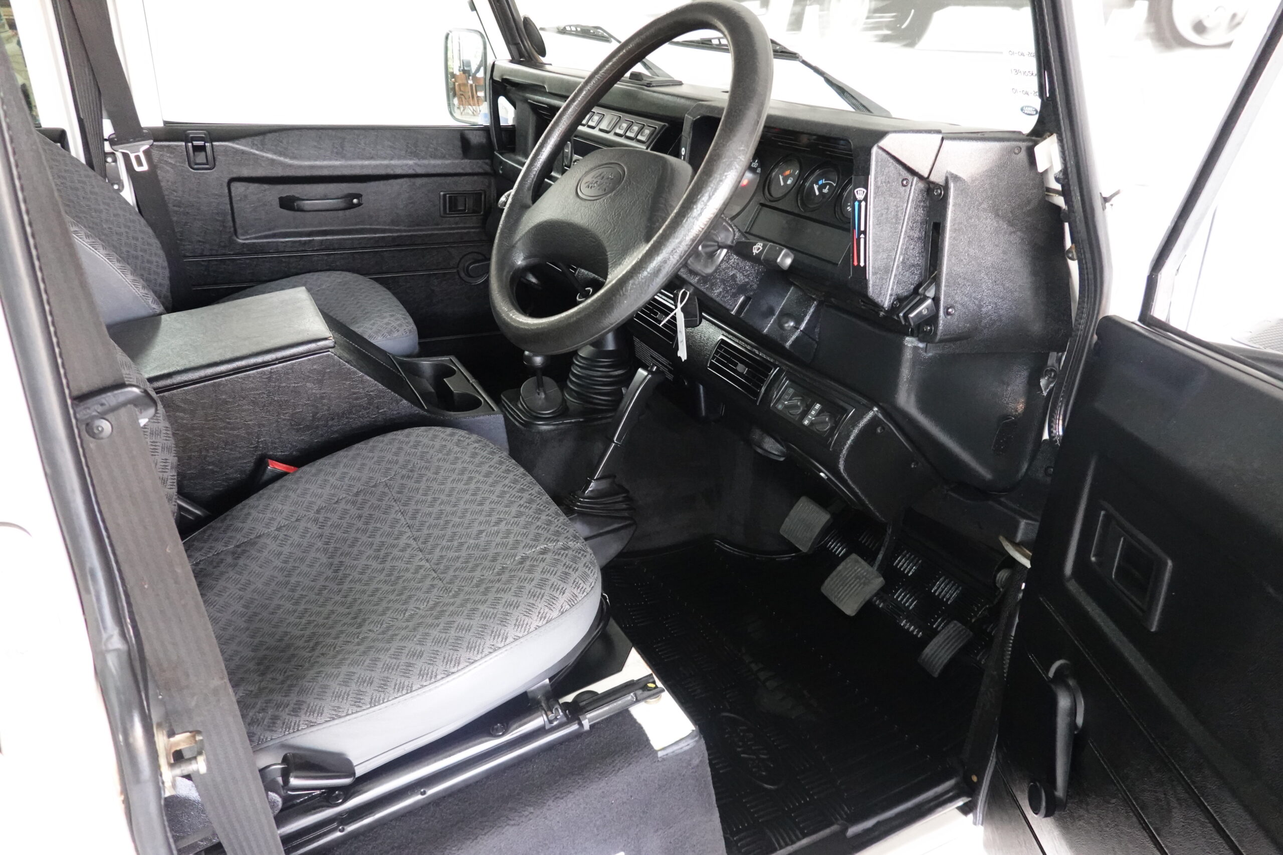 2005 Land Rover Defender 110 2.5 TD5 CSW