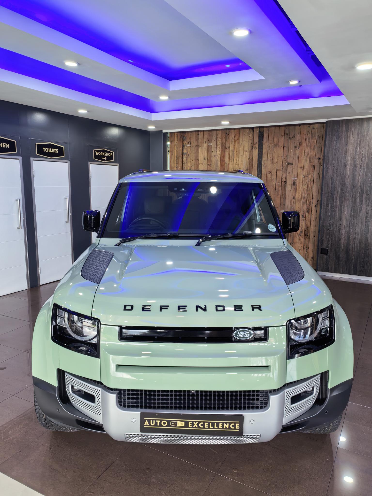 2023 Land Rover Defender 90 D300 75th