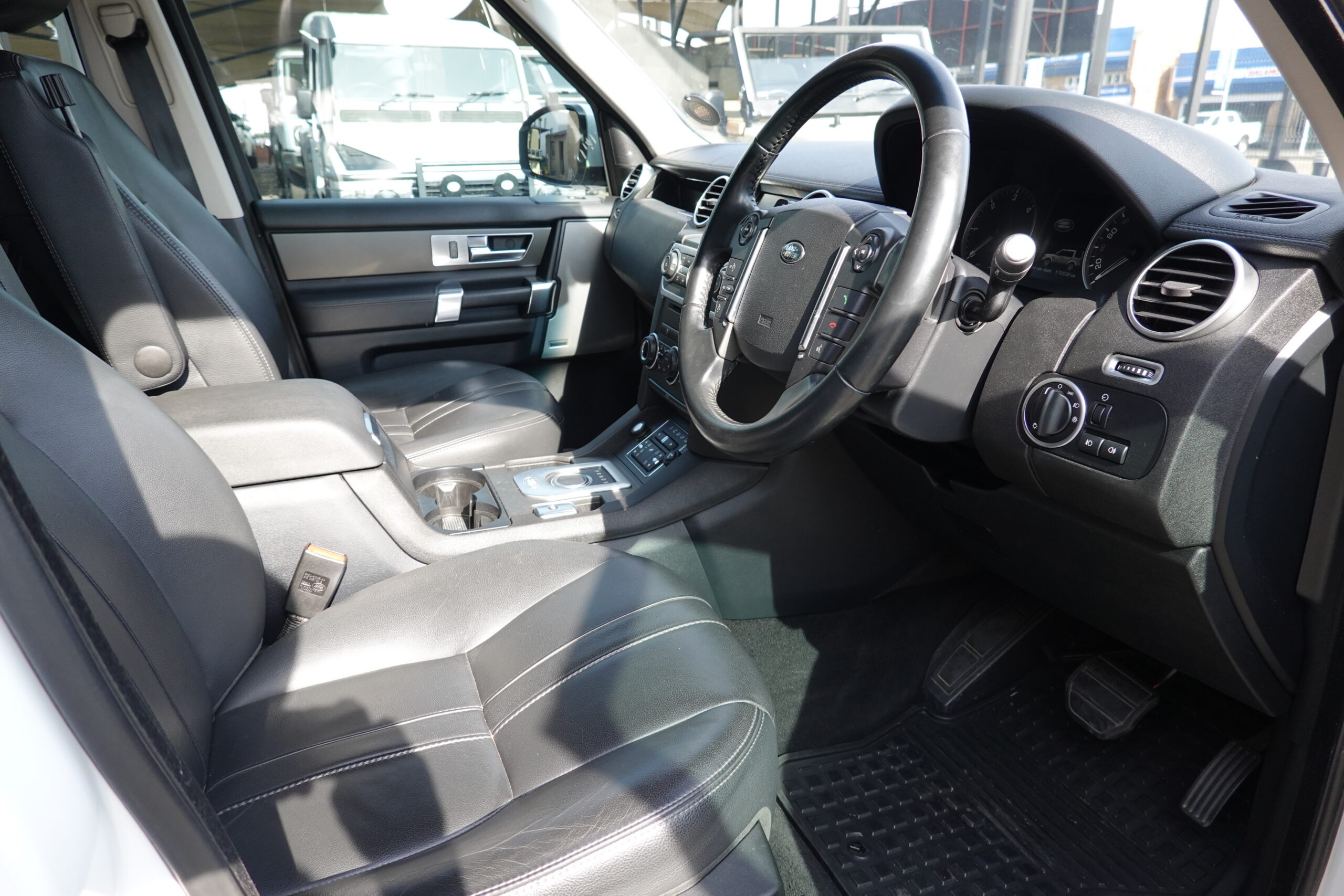 2016 LAND ROVER DISCOVERY 4 SD V6 SE