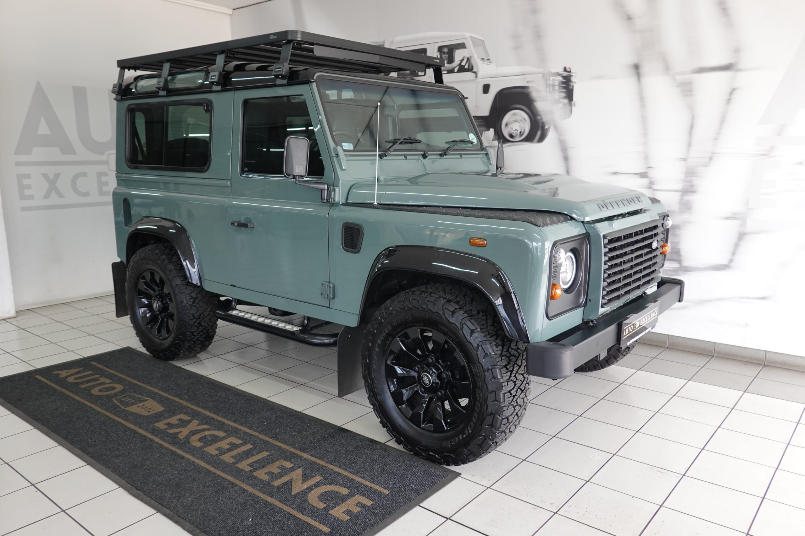 2017 Land Rover Defender 90 2.2 Puma