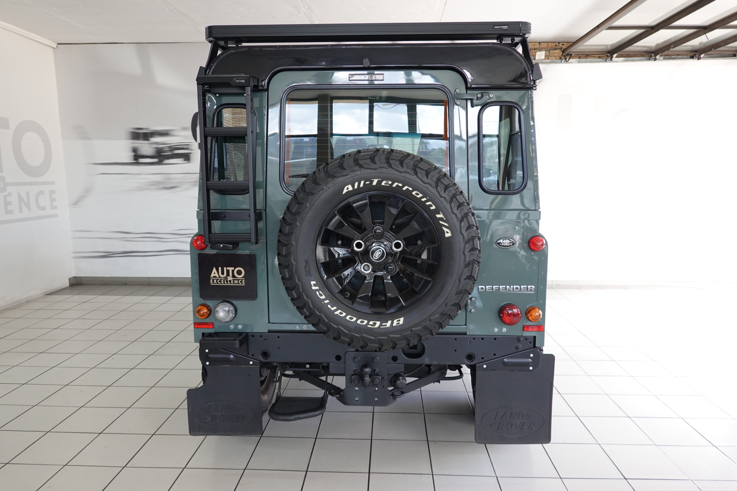 2017 Land Rover Defender 90 2.2 Puma
