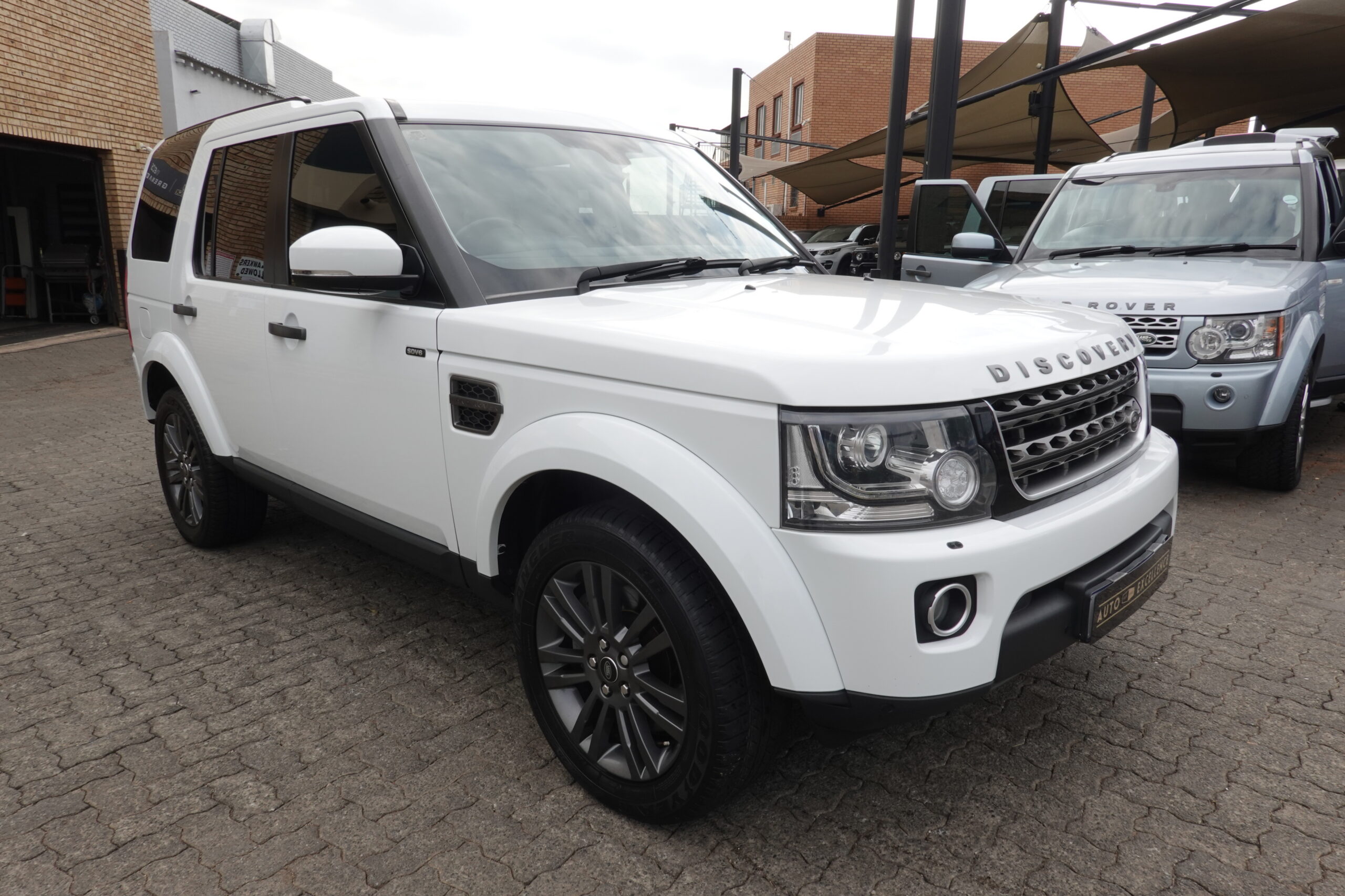 2017 LAND ROVER DISCOVERY 4 3.0 SD V6 GRAPHITE
