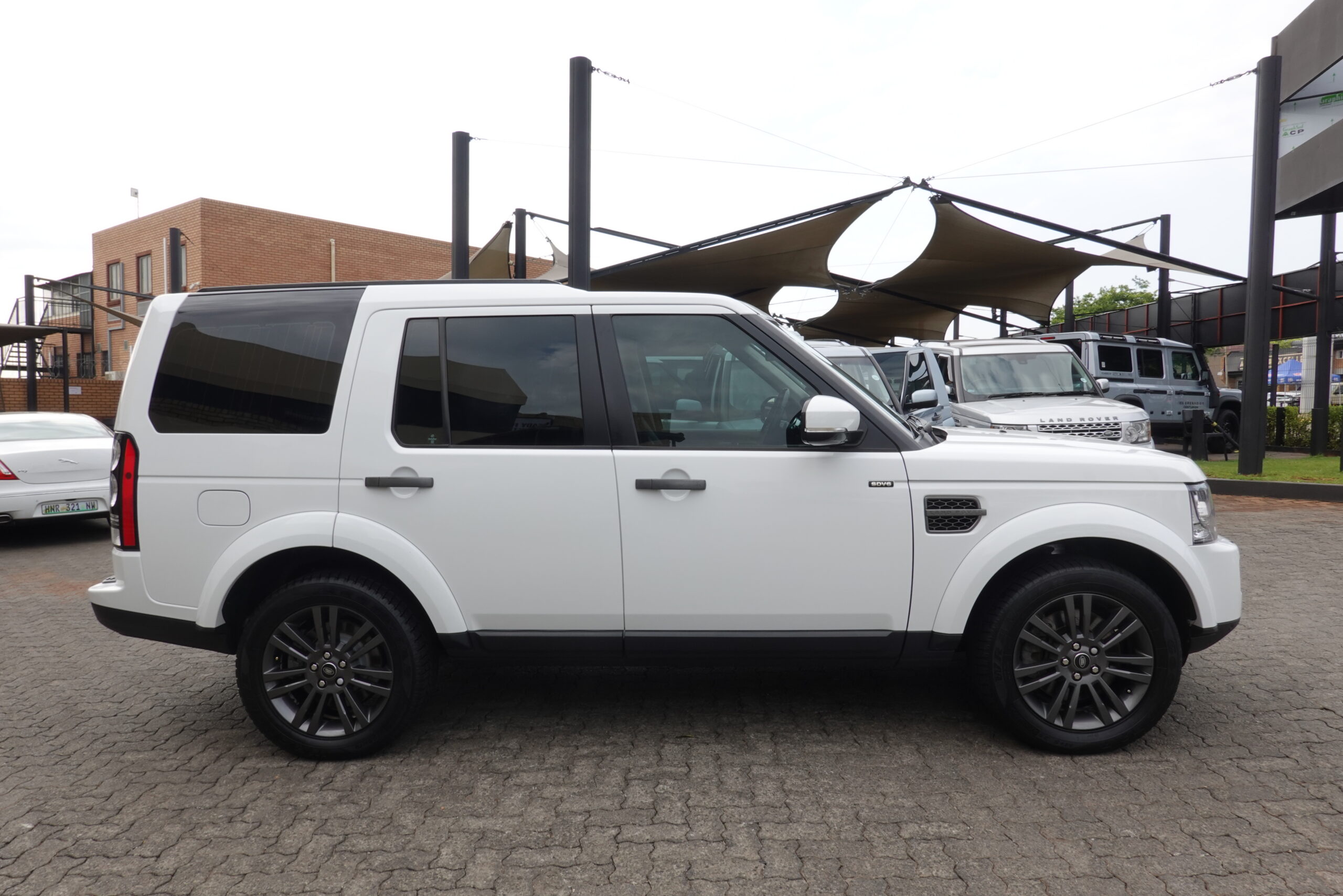2017 LAND ROVER DISCOVERY 4 3.0 SD V6 GRAPHITE