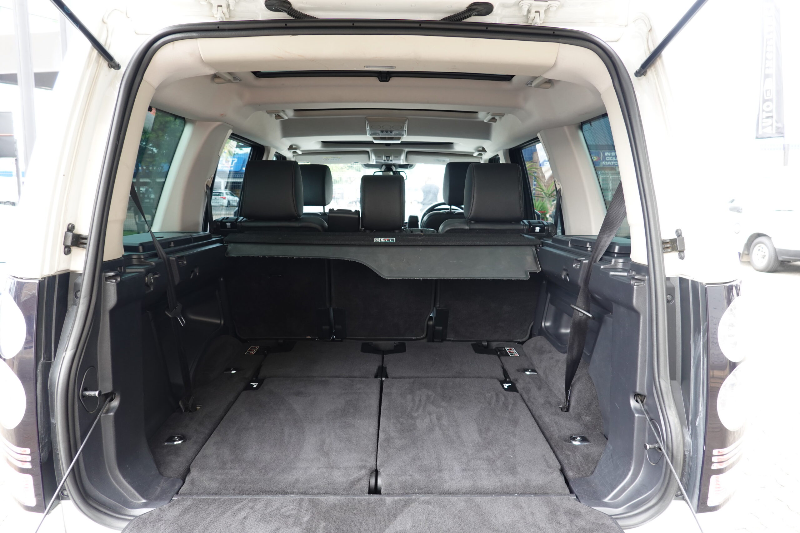 2017 LAND ROVER DISCOVERY 4 3.0 SD V6 GRAPHITE