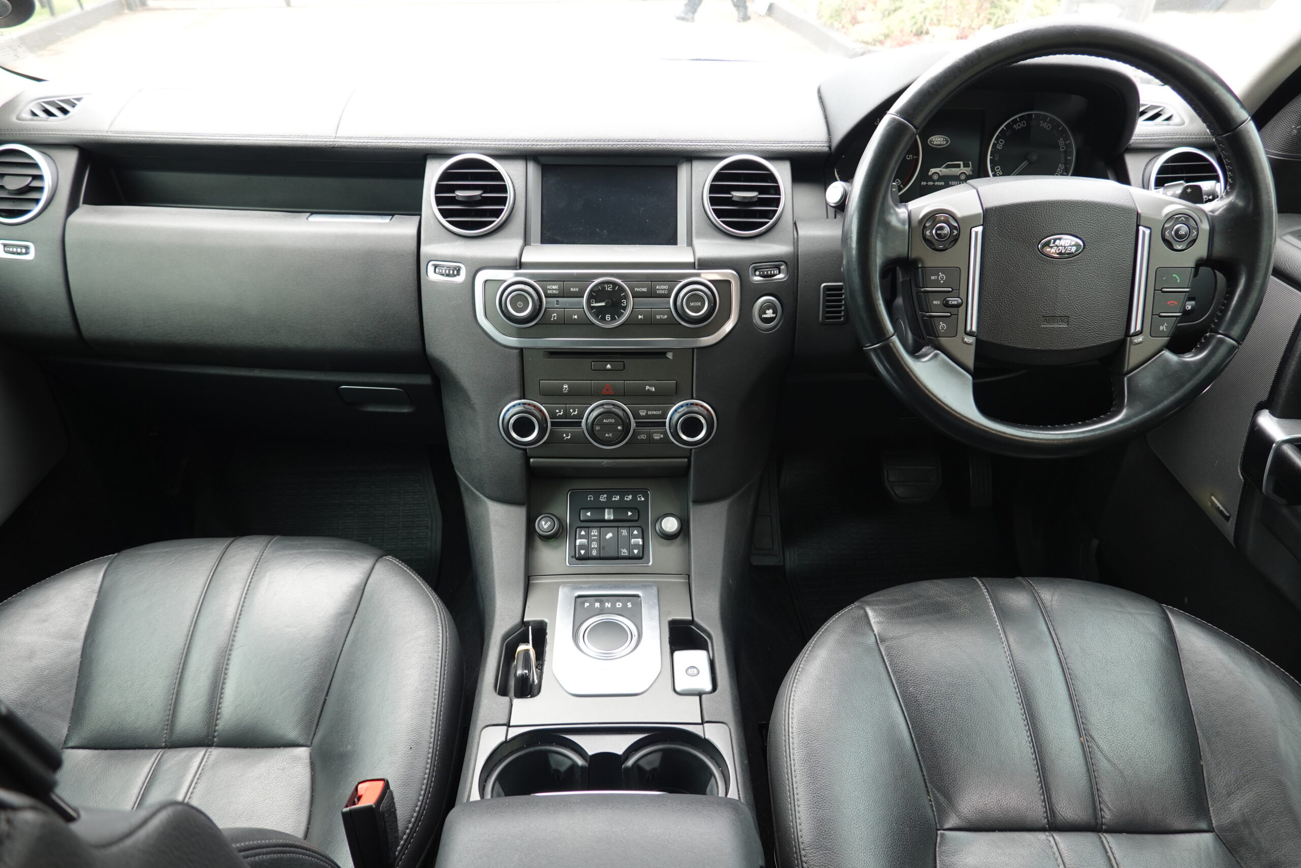 2017 LAND ROVER DISCOVERY 4 3.0 SD V6 GRAPHITE