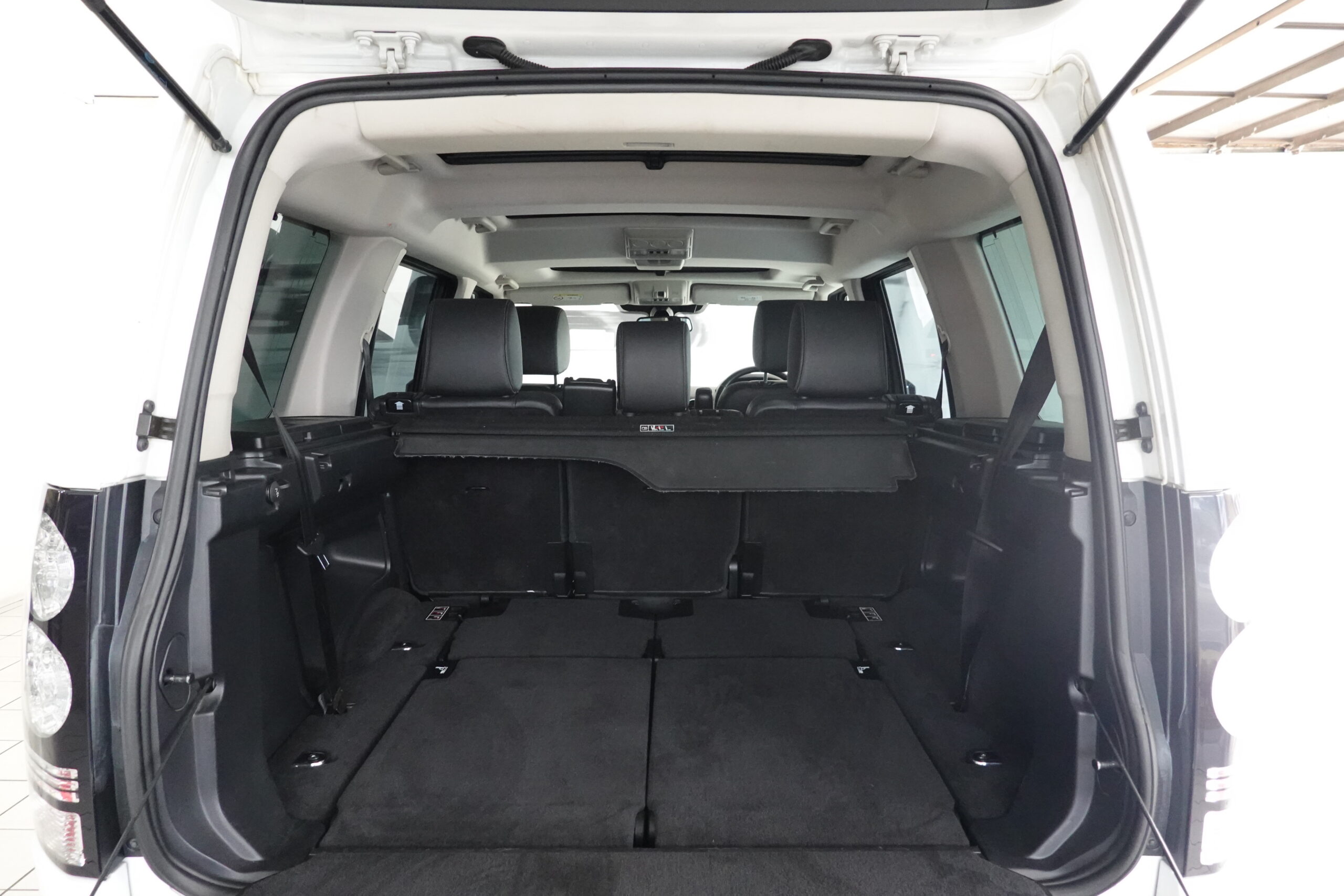 2017 LAND ROVER DISCOVERY 4 3.0 SD V6 GRAPHITE